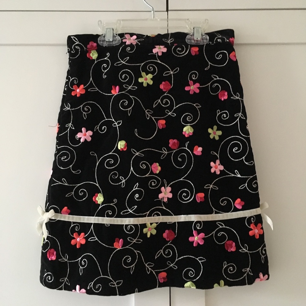 Children’s Place Girls Black Velvet Embroidered skirt, sz 8
